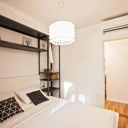 Batchae, Two Bedroom Flat Near Bacvice *