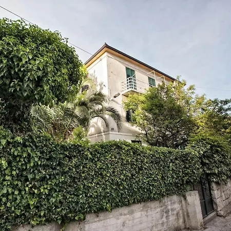 Batchae, Two Bedroom Flat Near Bacvice *