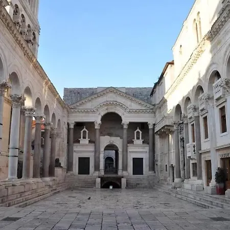 Batchae, Two Bedroom Flat Near Bacvice * Split