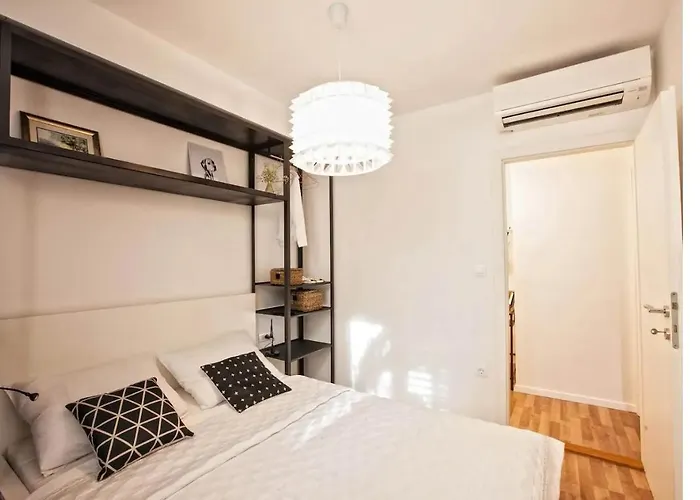 Batchae, Two Bedroom Flat Near Bacvice *