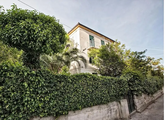 Batchae, Two Bedroom Flat Near Bacvice *