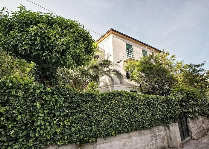 Batchae, Two Bedroom Flat Near Bacvice *