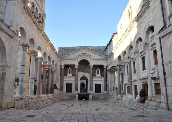 Batchae, Two Bedroom Flat Near Bacvice * Split