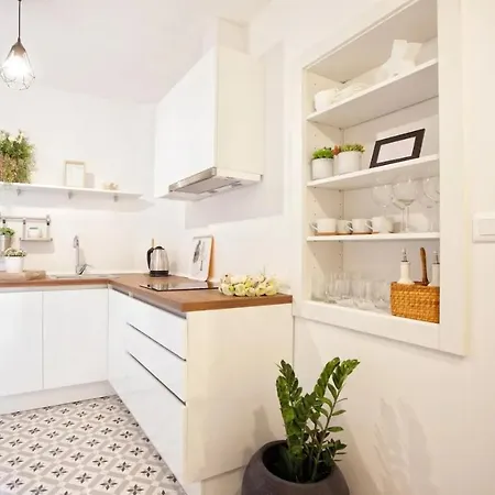 Batchae, Two Bedroom Flat Near Bacvice Split